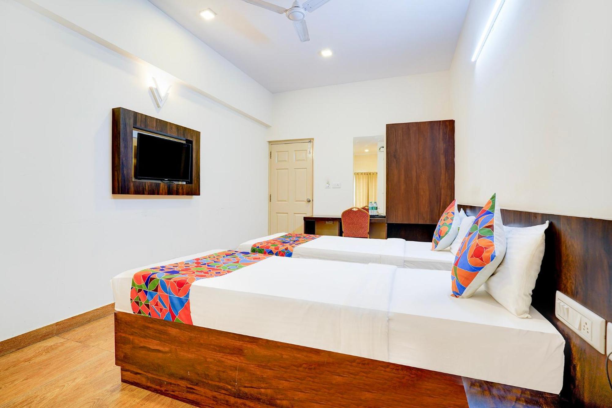 Fabhotel Grk Comforts - Jayanagar Bangalore Buitenkant foto